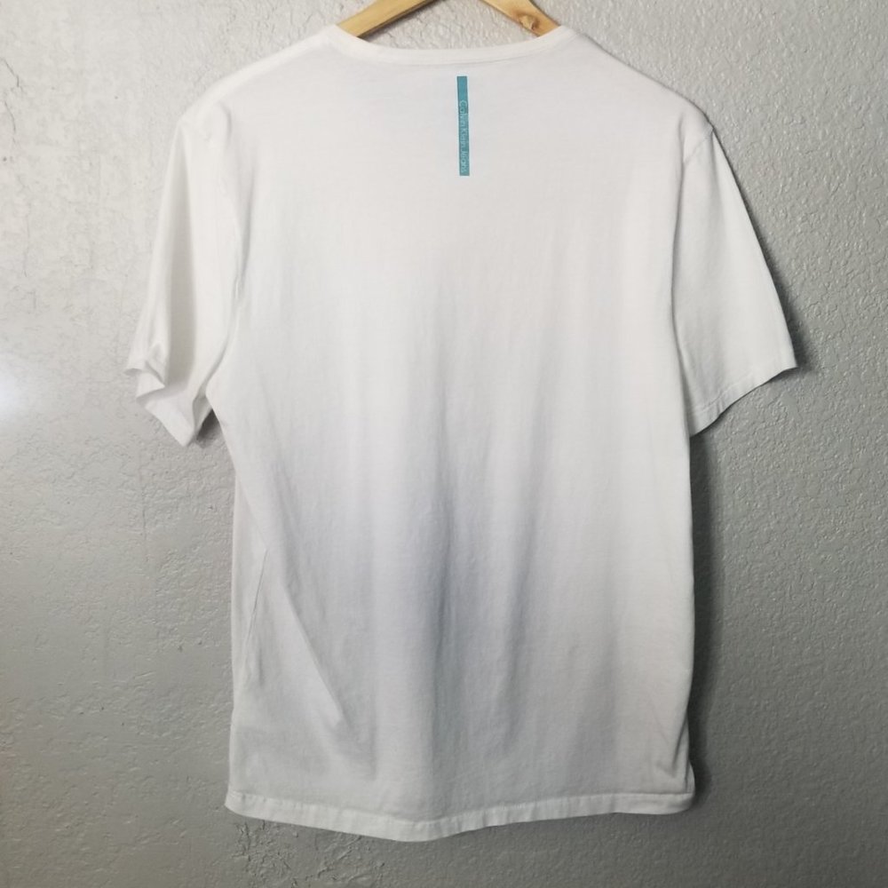 CALVIN KLEIN‎ Graphic Tee - Picture 2 of 9